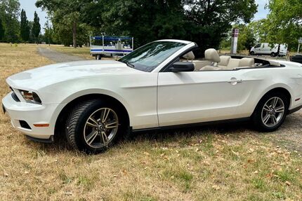 Ford Mustang 64.000 km 13.900 &euro; Hanau 63457