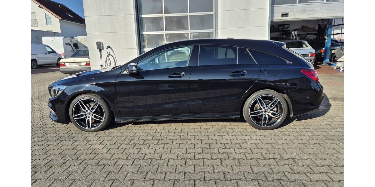 Mercedes-Benz CLA 200 Shooting Brake AMG Line Panoramadach, Rück 102.333 km 17.290 &euro; Rodgau 63110