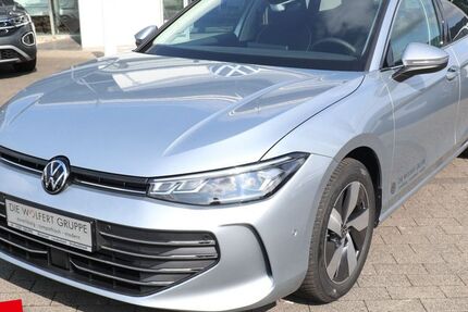 VW Passat 13.700 km 33.850 &euro; Buergstadt 63927