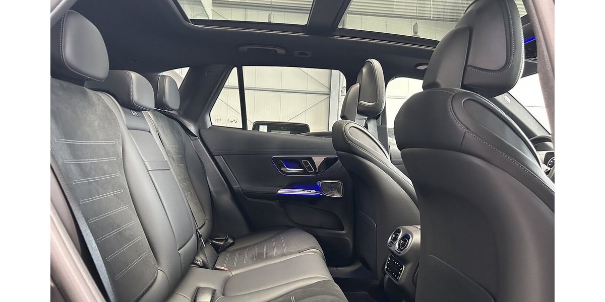 Mercedes-Benz GLC 300 d 4M AMG PREMIUM+ MAGNO- AIRMATIC- PANO! 14.270 km 62.779 &euro; Groß-Umstadt 64823