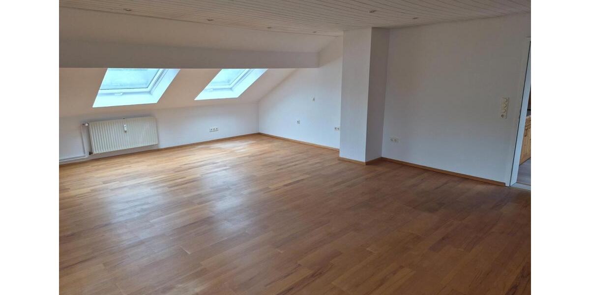 Dachgeschoßwohnung Biebergemünd - 3.5 Zimmer, 110 m&sup2;, 880&euro; | Angebot:26400684