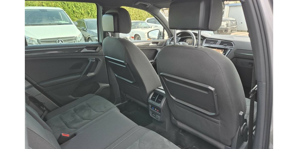 VW Tiguan Highline R-Line DSG, Navigation, LED-Schein 61.222 km 22.790 &euro; Rodgau 63110