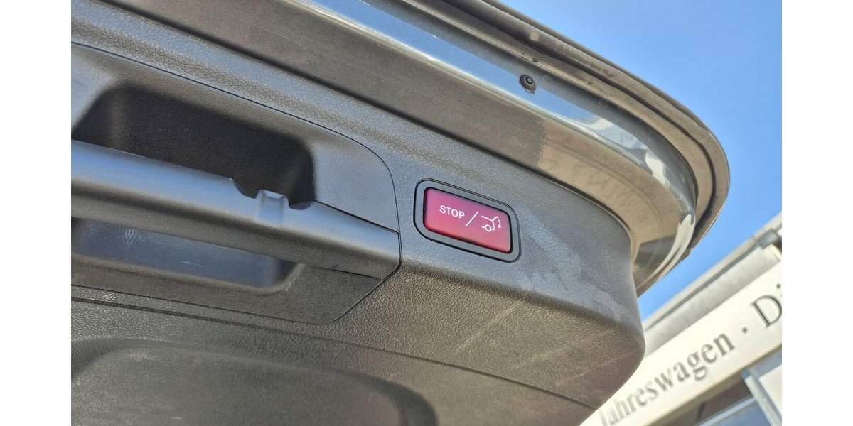 Mercedes-Benz GLE 400 d 4M AMG Line AHK Panorama Rückfahrkamera 83.401 km 57.890 &euro; Rodgau 63110