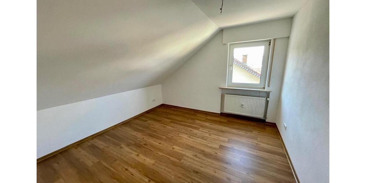 Dachgeschoßwohnung Großheubach - 3 Zimmer, 66 m&sup2;, 570&euro; | Angebot:26014473