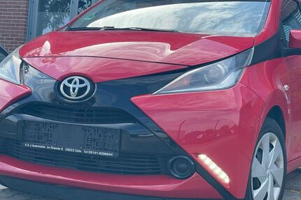 Toyota Aygo (X) 63.000 km 7.699 &euro; Dietzenbach 63128