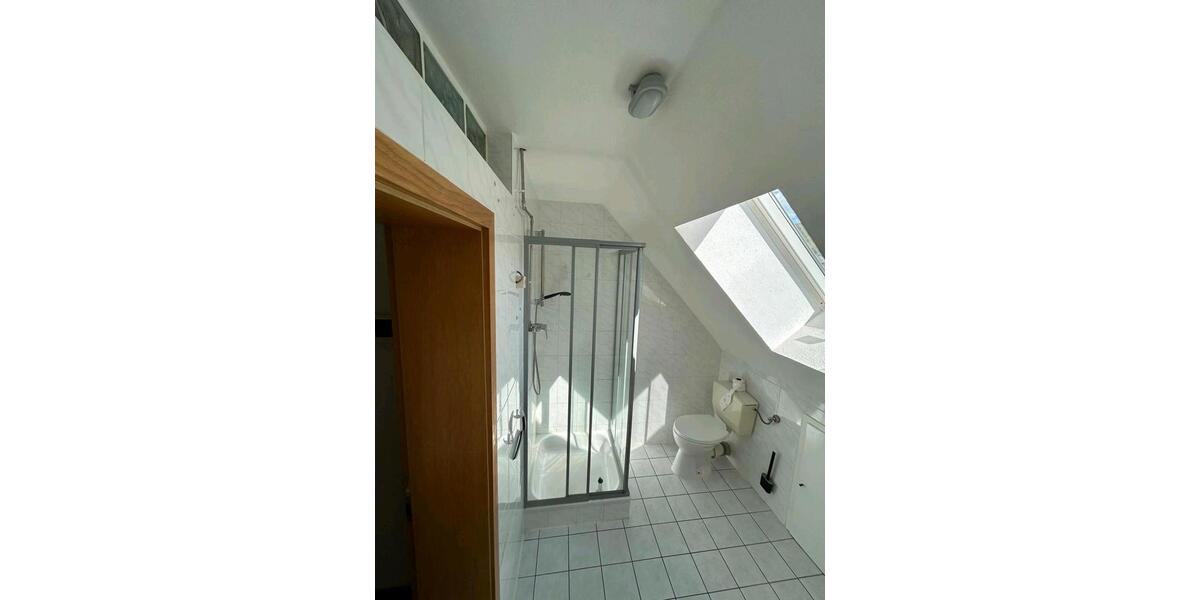 Dachgeschoßwohnung Aschaffenburg Damm - 3 Zimmer, 80 m&sup2;, 700&euro; | Angebot:26610680