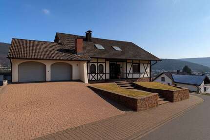 Haus Eschau - 11 Zimmer, 400 m&sup2;, 575.000&euro; | Angebot:25855727