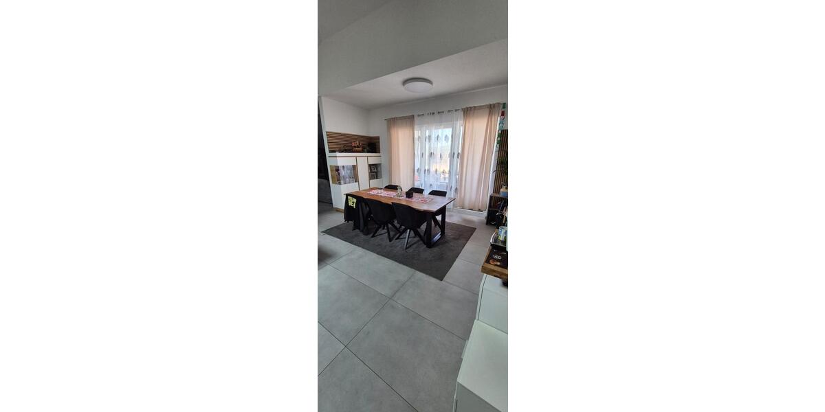 Dachgeschoßwohnung Erlenbach am Main - 5 Zimmer, 139 m&sup2;, 1.900&euro; | Angebot:26424663