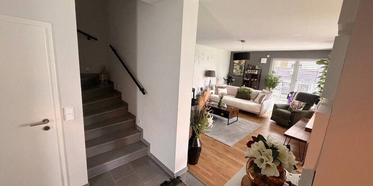 Doppelhaushälfte Bruchköbel - 7 Zimmer, 190 m&sup2;, 2.950&euro; | Angebot:26188724