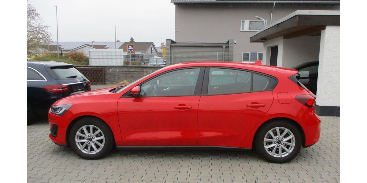 Ford Focus 58.338 km 15.989 &euro; Babenhausen 64832