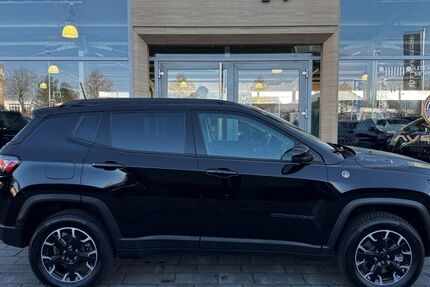 Jeep Compass 14.350 km 27.890 &euro; Aschaffenburg 63741