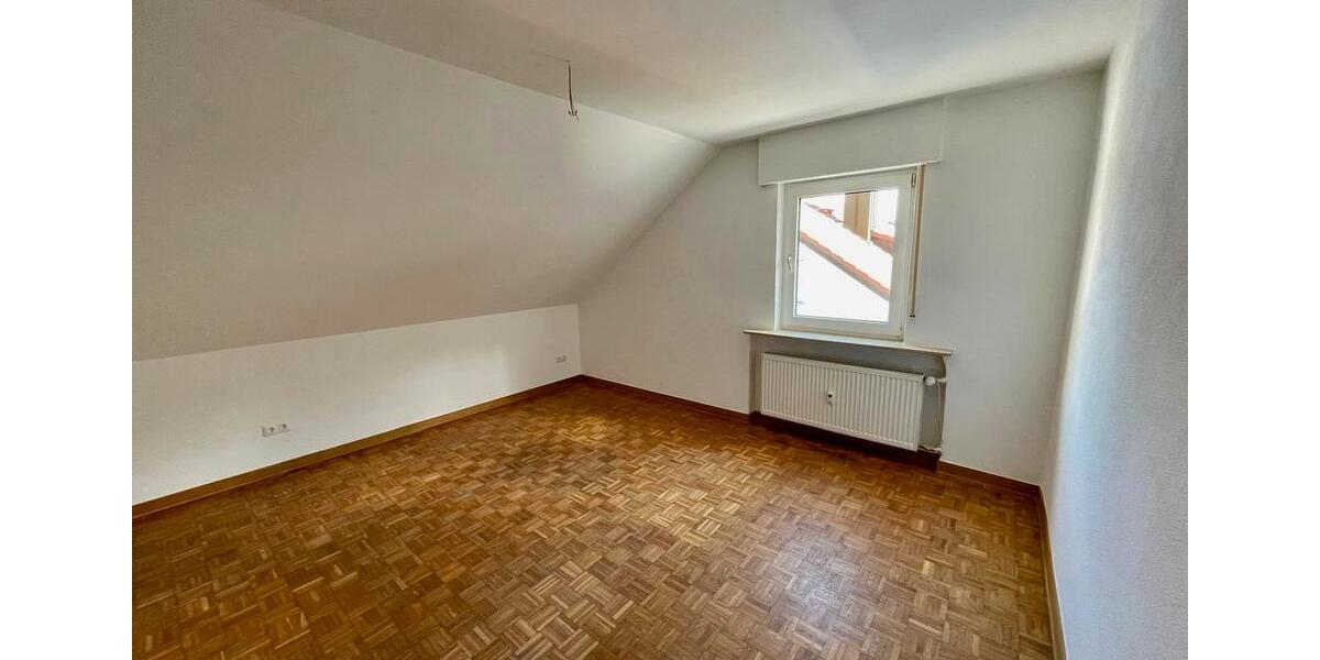 Dachgeschoßwohnung Großheubach - 3 Zimmer, 66 m&sup2;, 570&euro; | Angebot:26014473