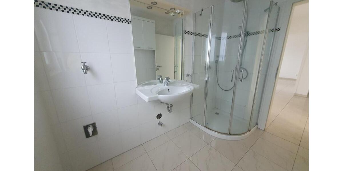 Erdgeschoßwohnung Haibach - 2.5 Zimmer, 110 m&sup2;, 1.300&euro; | Angebot:25046894