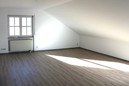 Johannesberg bei Aschaffenburg (Südhang): 2 ZKB mit Balkon zu vermieten - Wohnung Johannesberg | Angebot:27079425