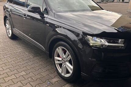 Audi Q7 210.000 km 27.300 &euro; Obertshausen 63179