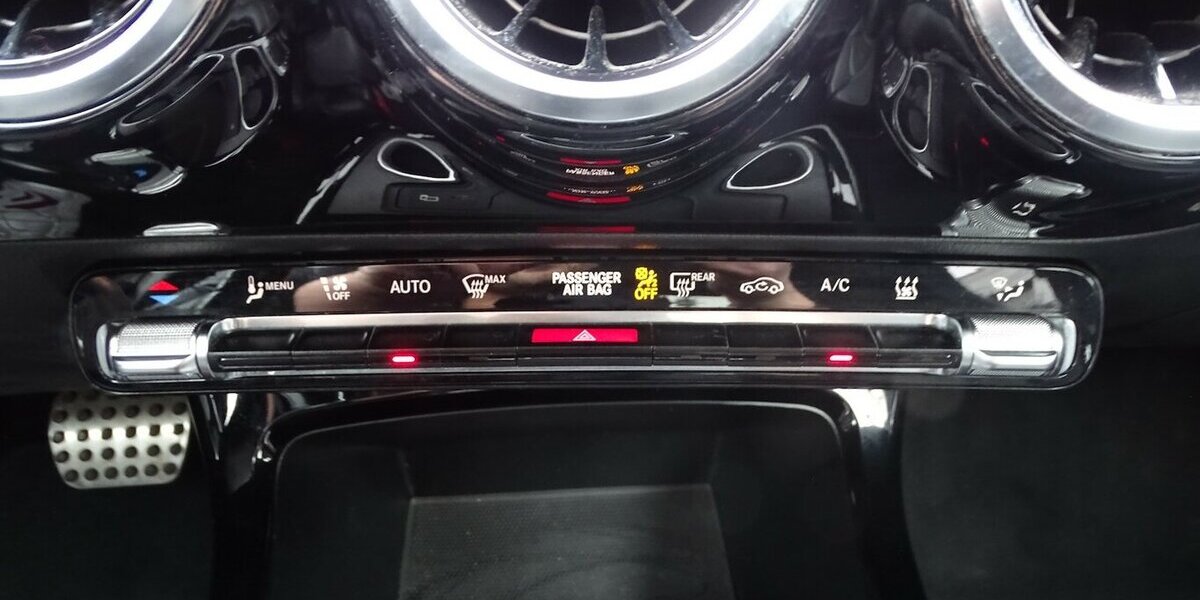 Mercedes-Benz A 200 AMG Line, Standheizung, Leder, Rückfahrkamer 145.252 km 17.990 &euro; Rodgau 63110