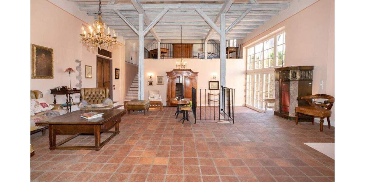 Einfamilienhaus Dietzenbach - 8 Zimmer, 404 m&sup2;, 1.100.000&euro; | Angebot:25689000