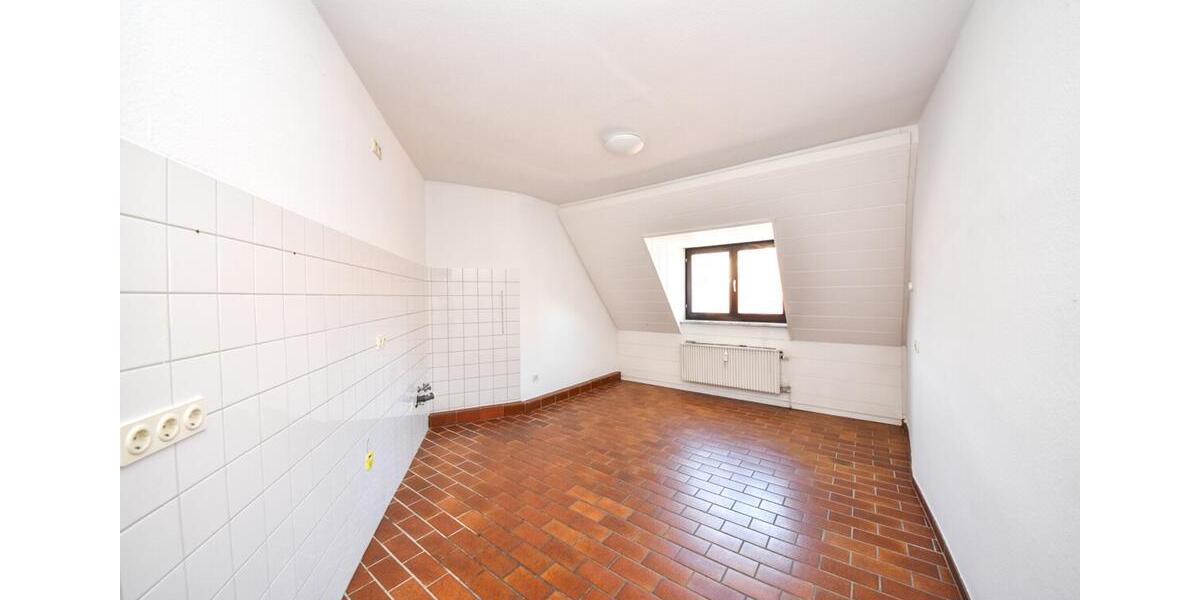 Dachgeschoßwohnung Aschaffenburg Österreicher Kolonie - 3.5 Zimmer, 105 m&sup2;, 1.080&euro; | Angebot:26536100