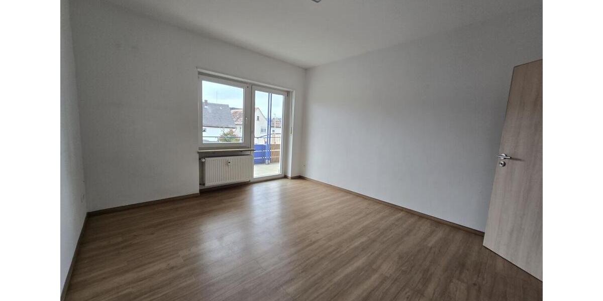 Etagenwohnung Großwallstadt - 3 Zimmer, 110 m&sup2;, 990&euro; | Angebot:24980666