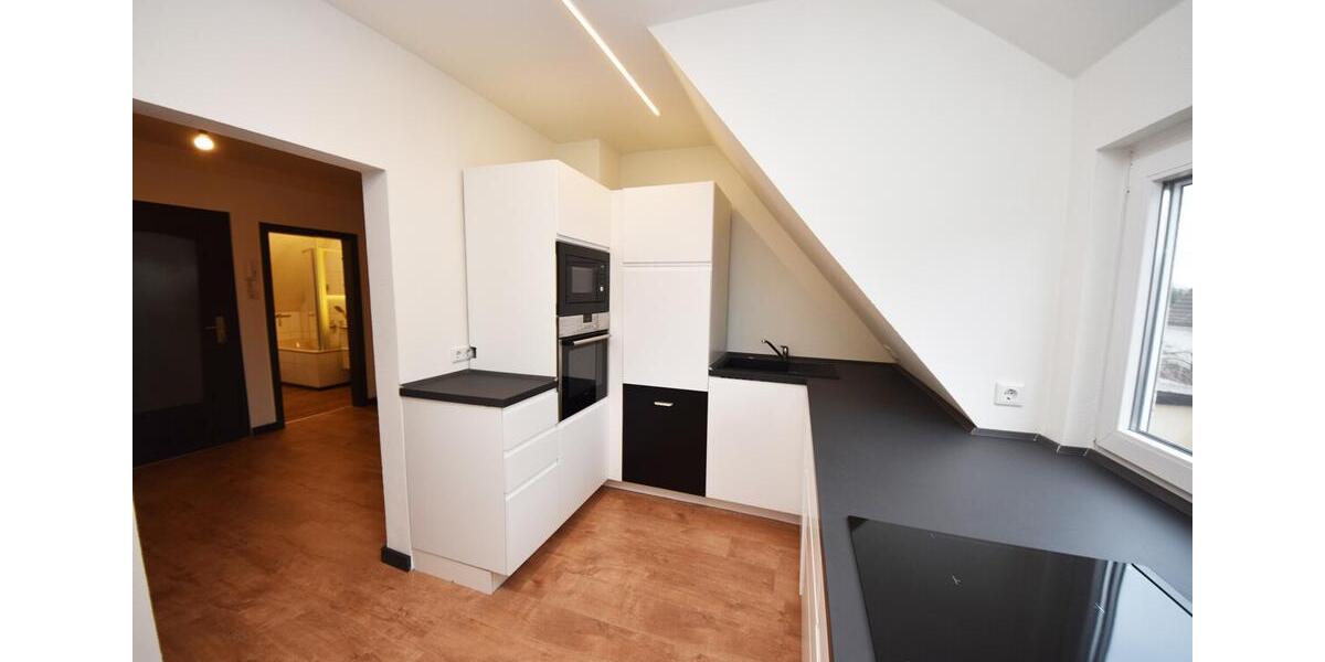 Dachgeschoßwohnung Großostheim - 4 Zimmer, 90 m&sup2;, 880&euro; | Angebot:25752512