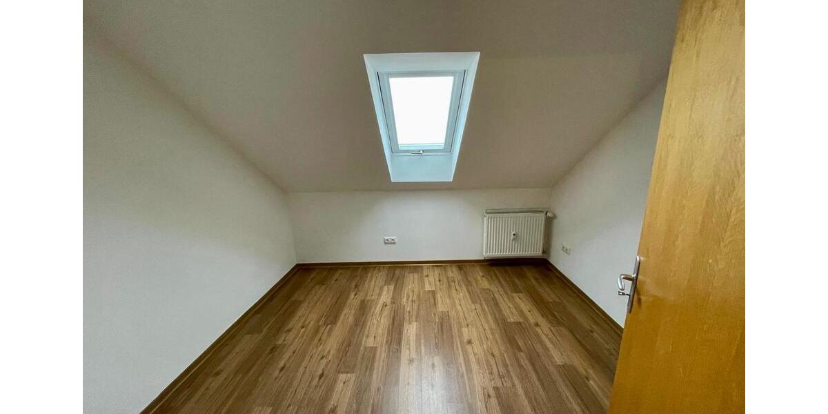 Dachgeschoßwohnung Großheubach - 3 Zimmer, 66 m&sup2;, 570&euro; | Angebot:26014473