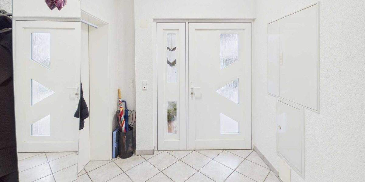 Einfamilienhaus Geiselbach - 7 Zimmer, 202 m&sup2;, 468.000&euro; | Angebot:25747646