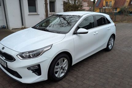 Kia ceed / Ceed 74.000 km 13.200 &euro; Aschaffenburg 63741