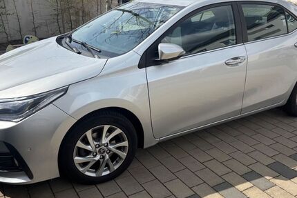 Toyota Corolla 98.000 km 13.800 &euro; MainHausen 63533