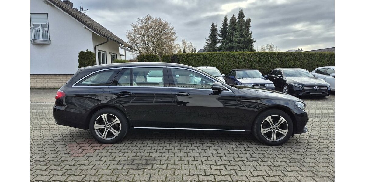 Mercedes-Benz E 200 T Standheizung 360°-Kamera LED,Nav 238.350 km 13.990 &euro; Rodgau 63110