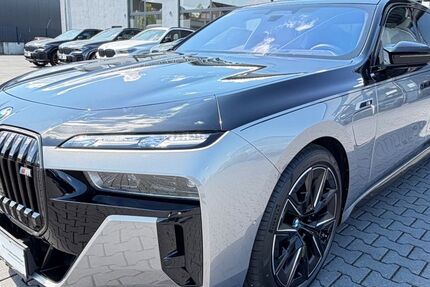 BMW M760 49.896 km 129.900 &euro; Hanau/Nähe Airport Frankfurt/M 63456