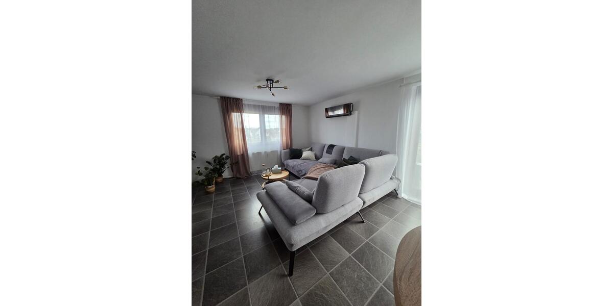 Dachgeschoßwohnung Großkrotzenburg - 3.5 Zimmer, 93 m&sup2;, 1.290&euro; | Angebot:26326787