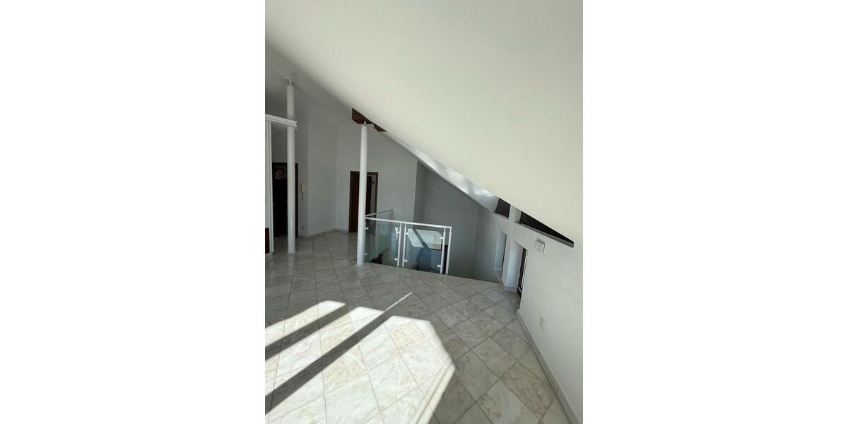 Maisonettenwohnung Dietzenbach - 6 Zimmer, 182 m&sup2;, 2.950&euro; | Angebot:19980319