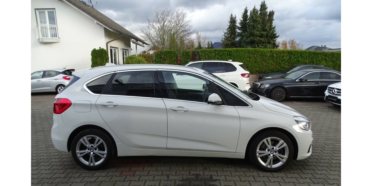 BMW 218 Active Tourer d Panoramadach, Leder, LED Schei 114.982 km 14.990 &euro; Rodgau 63110