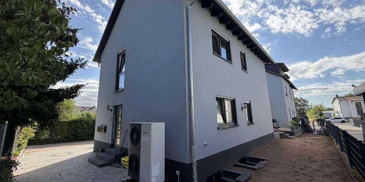Einfamilienhaus Hanau Groß-Steinheim - 7 Zimmer, 176 m&sup2;, 3.300&euro; | Angebot:27336323