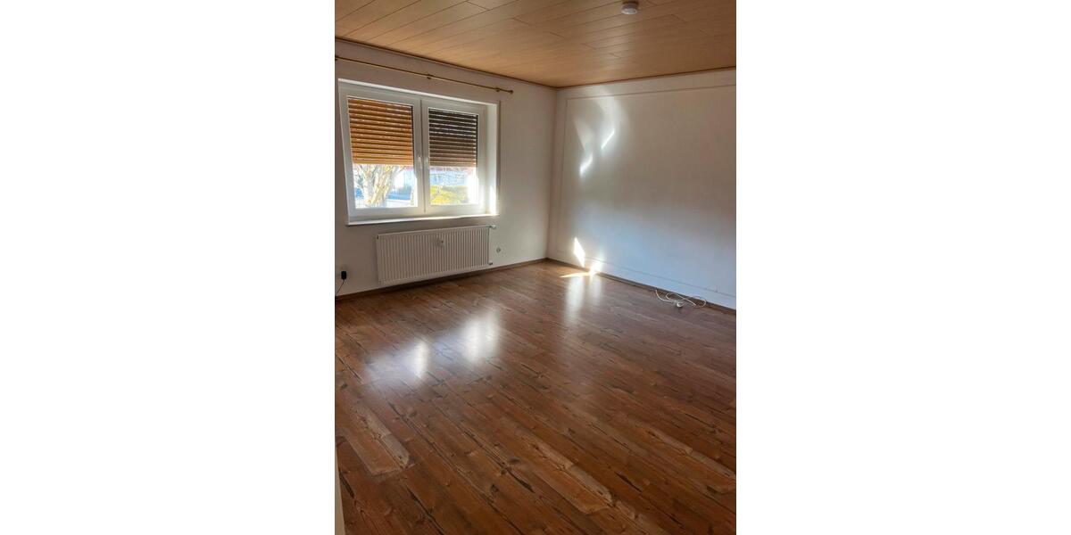 Etagenwohnung Gründau - 3 Zimmer, 100 m&sup2;, 1.350&euro; | Angebot:25827332