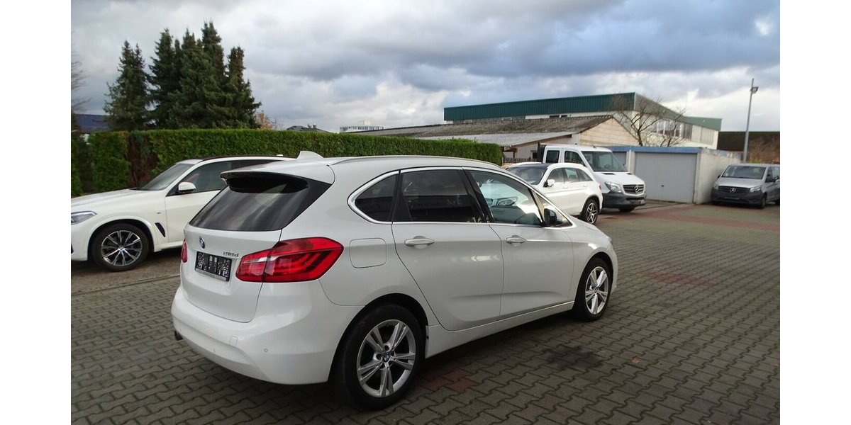 BMW 218 Active Tourer d Panoramadach, Leder, LED Schei 114.982 km 14.990 &euro; Rodgau 63110
