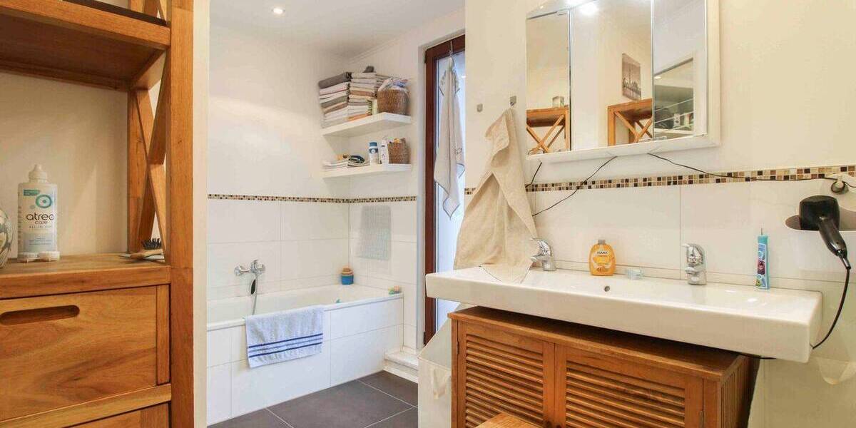 Etagenwohnung Gelnhausen - 3 Zimmer, 91 m&sup2;, 335.000&euro; | Angebot:25939943