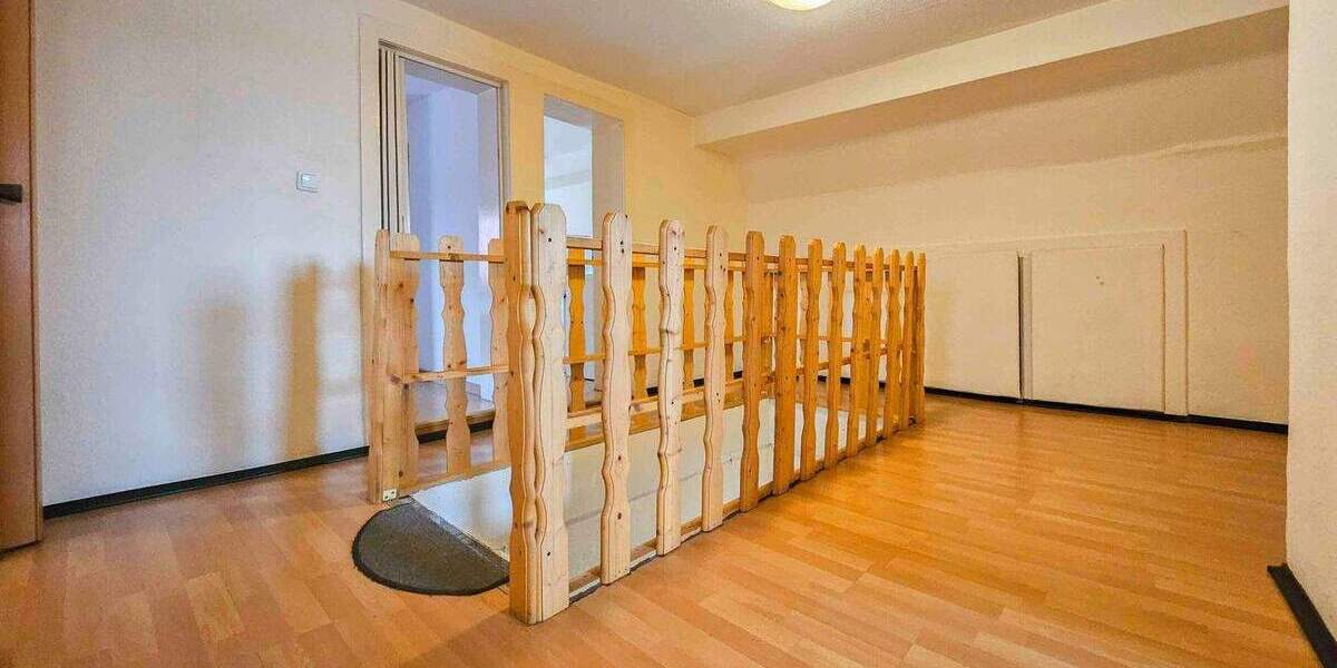 Mehrfamilienhaus, Wohnhaus Groß-Zimmern Zimmern - 9 Zimmer, 190 m&sup2;, 349.000&euro; | Angebot:25820769