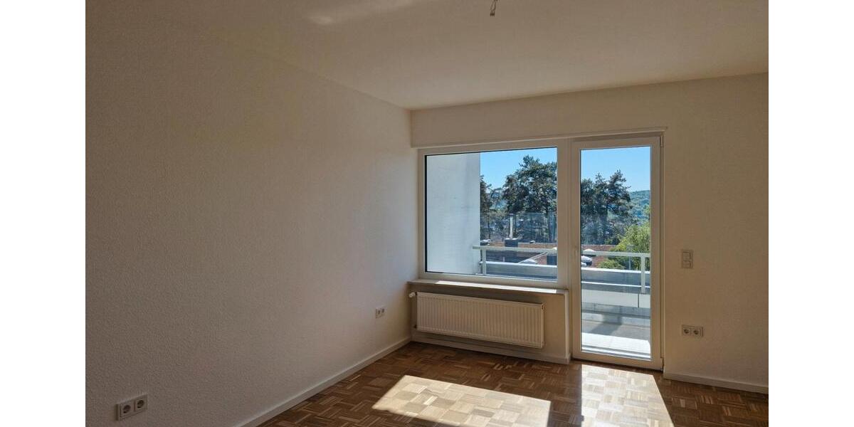 Dachgeschoßwohnung Erlenbach am Main - 3.5 Zimmer, 90 m&sup2;, 1.200&euro; | Angebot:26322552