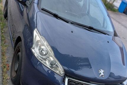 Peugeot 208 154.000 km 4.700 &euro; Seligenstadt 63500