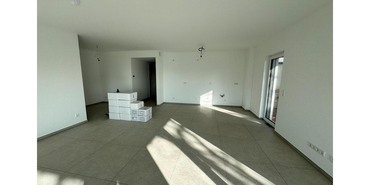 Etagenwohnung Breuberg - 2 Zimmer, 85 m&sup2;, 1.090&euro; | Angebot:25436339
