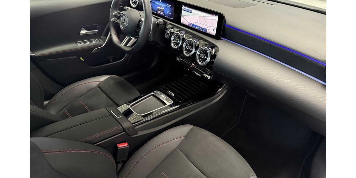 Mercedes-Benz A 250 4M AMG DISTRONIC- KEYLESS- MULTIBEAM- AMBI 12.894 km 38.499 &euro; Groß-Umstadt 64823