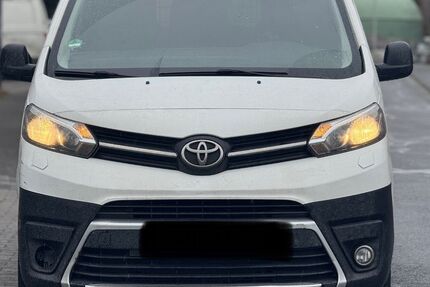 Toyota Proace (Verso) 180.000 km 9.490 &euro; Dieburg 64807