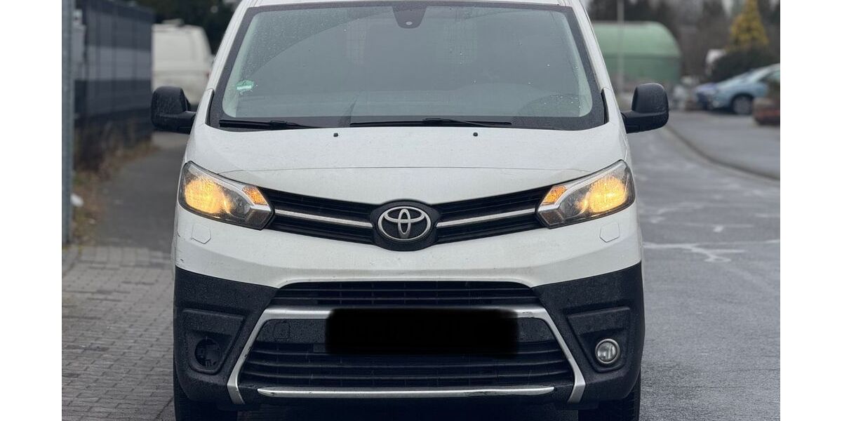 Toyota Proace (Verso) 180.000 km 9.490 &euro; Dieburg 64807