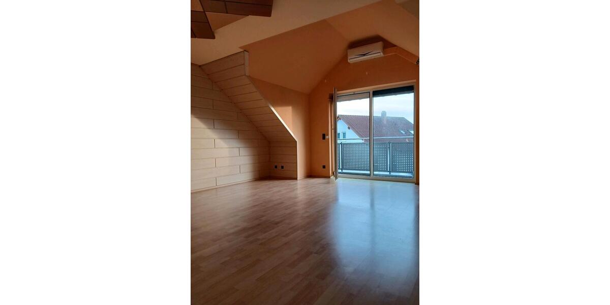 Dachgeschoßwohnung Hanau Groß-Steinheim - 3 Zimmer, 67 m&sup2;, 249.000&euro; | Angebot:24702772