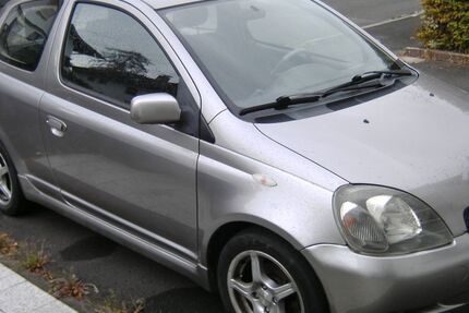 Toyota Yaris 207.000 km 2.990 &euro; Aschaffenburg 63743