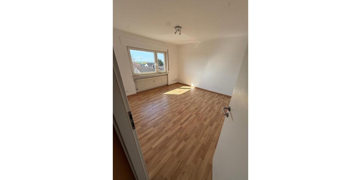 Etagenwohnung Bruchköbel - 3 Zimmer, 95 m&sup2;, 245.000&euro; | Angebot:26338242