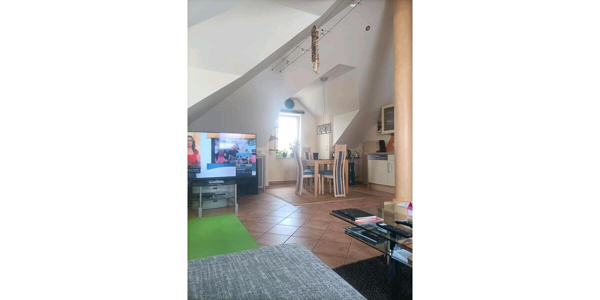 Dachgeschoßwohnung Großwallstadt - 2 Zimmer, 50 m&sup2;, 650&euro; | Angebot:25342304