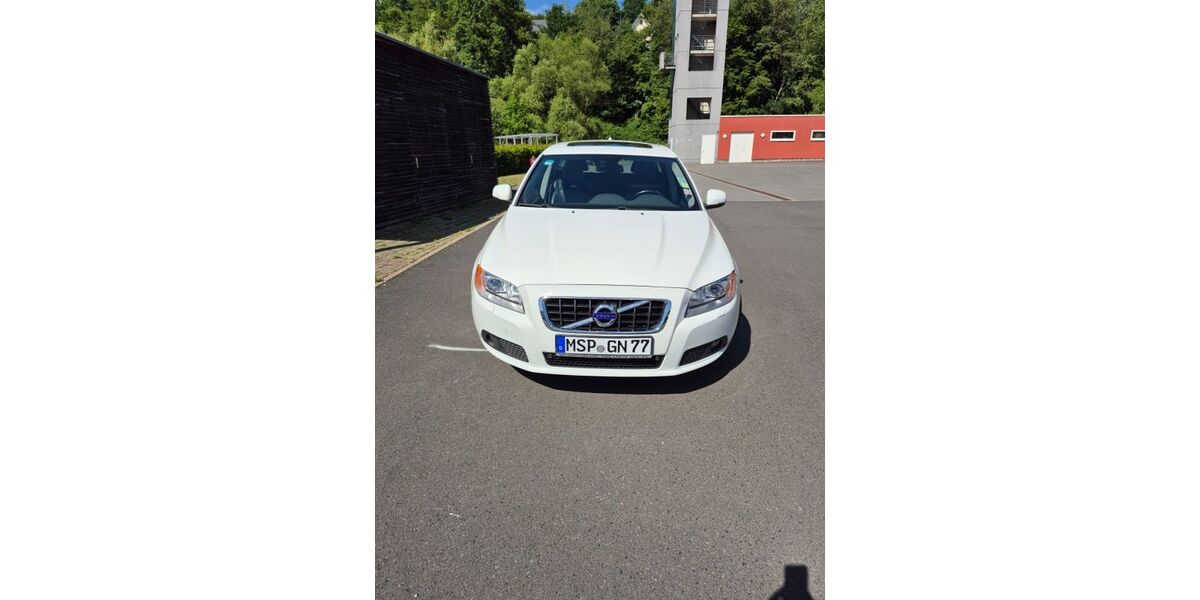 Volvo V70 221.200 km 8.950 &euro; Frammersbach 97833