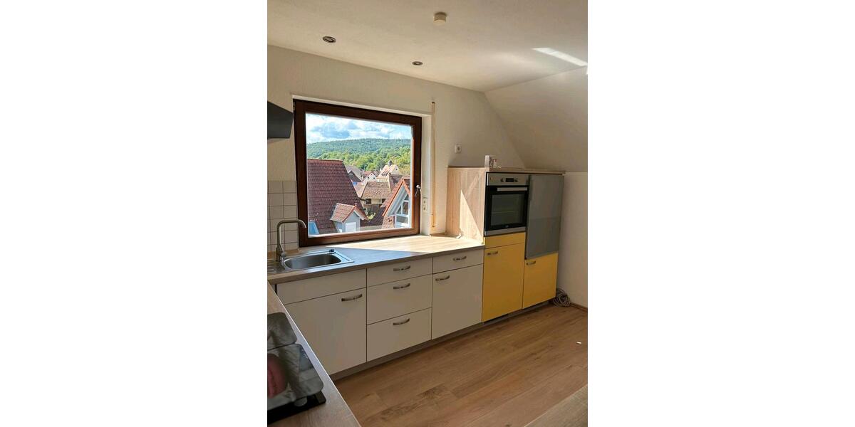 Dachgeschoßwohnung Aschaffenburg Damm - 3 Zimmer, 80 m&sup2;, 700&euro; | Angebot:26610680